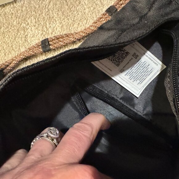 Kavu large cross body bag - Picture 4 of 5